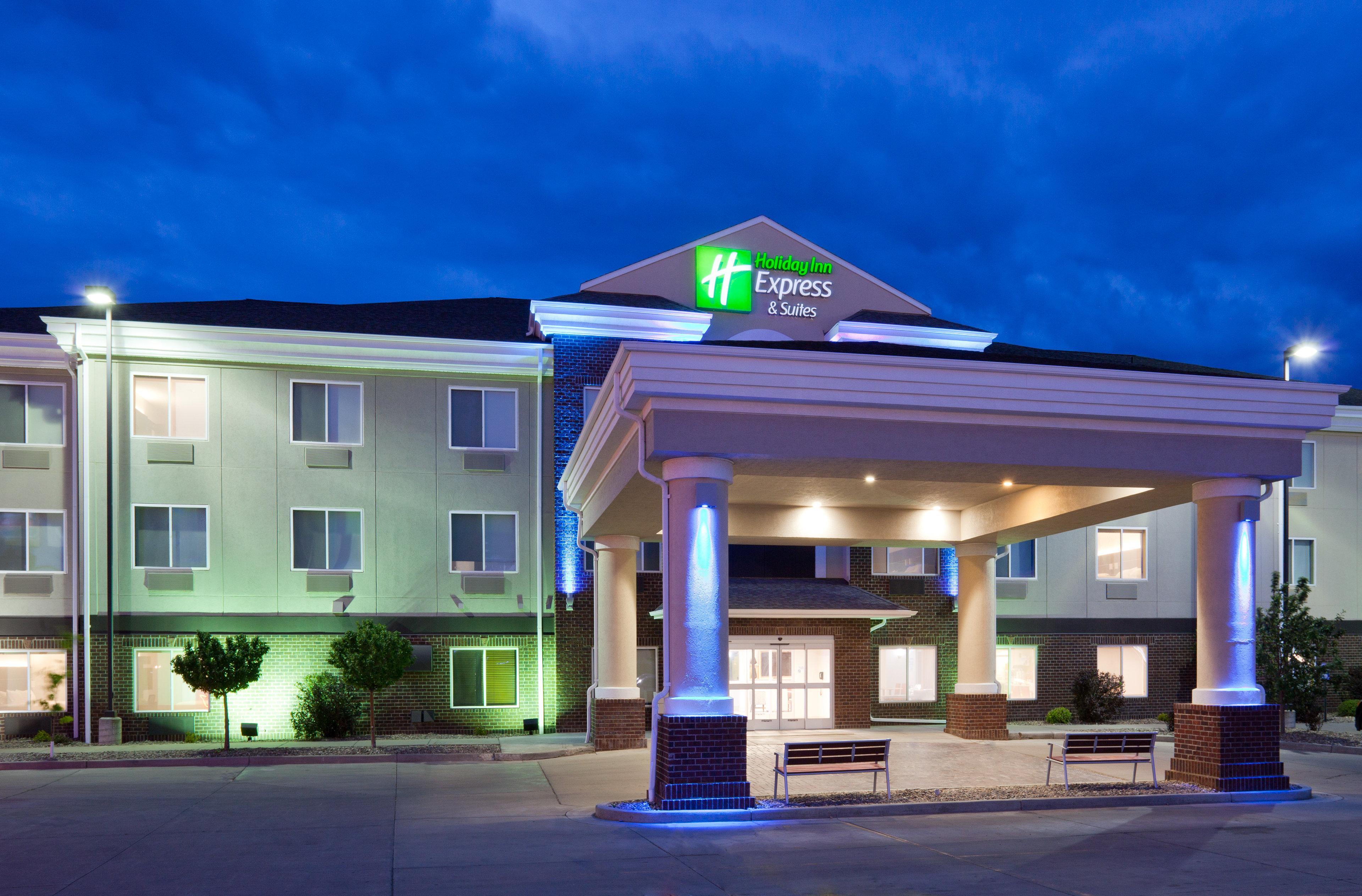 Holiday Inn Express & Suites - Dickinson, An Ihg Hotel Exterior foto