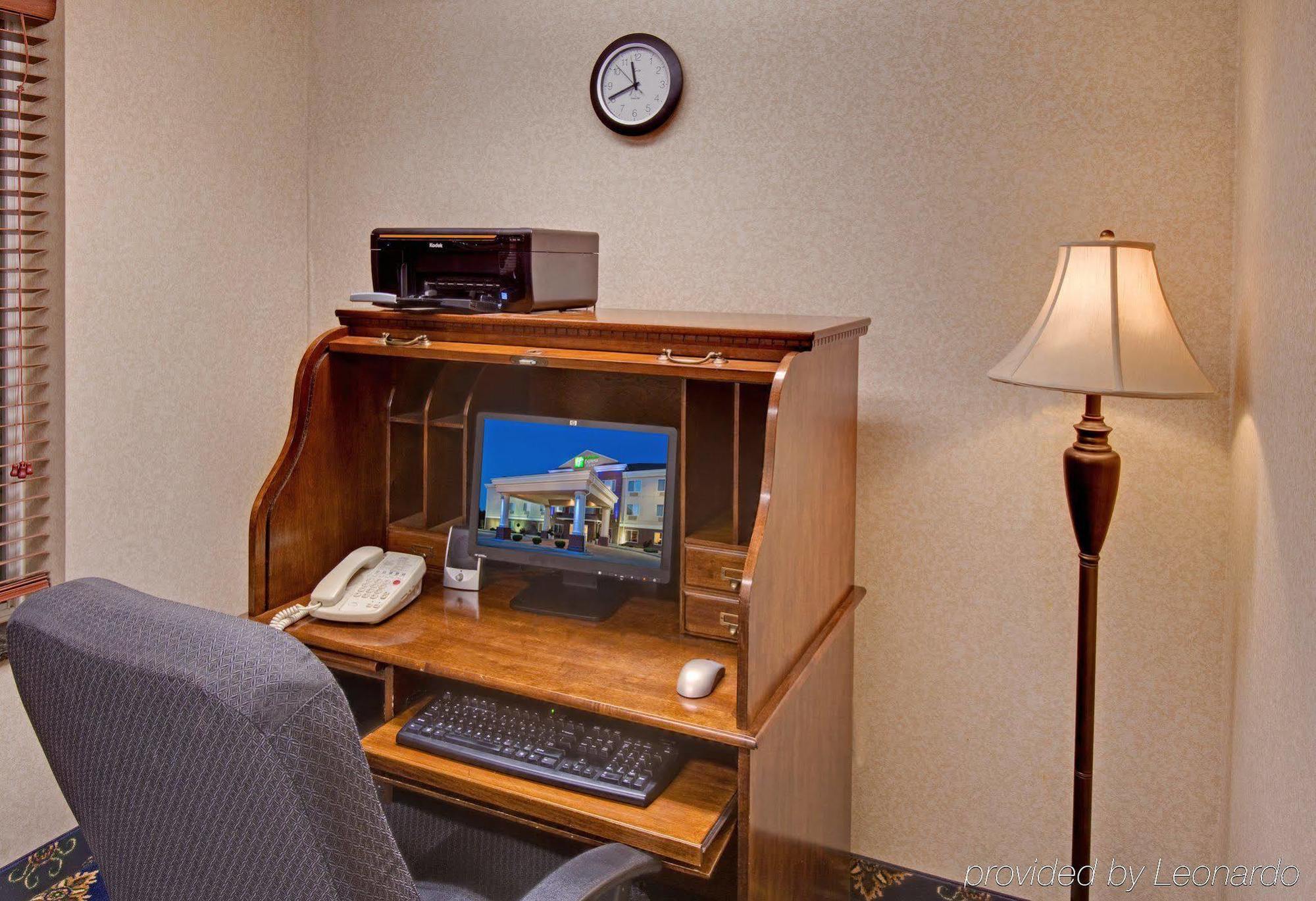 Holiday Inn Express & Suites - Dickinson, An Ihg Hotel Instalações foto